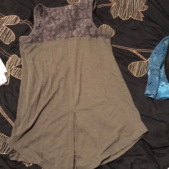 Top - Picture 2 of 2